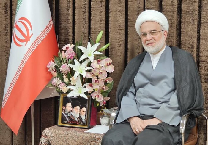 نماینده ولی‌فقیه در کردستان: ملت ایران در برابر دشمن تسلیم نمی‌شود