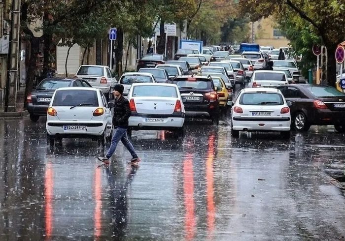 هشدار جدی به پایتخت نشینان/ لغزندگی بیشتر خیابان‌های تهران در پی بارش باران