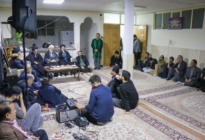 وظیفه امروز جامعه حفظ انسجام ملی در شرایط جنگ شناختی دشمنان است