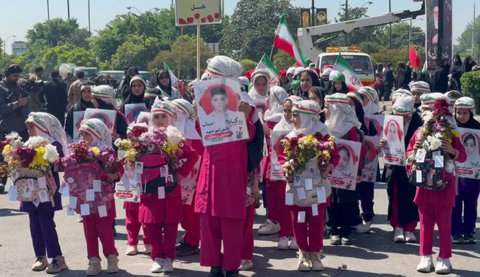 گرامیداشت کودکان مدرسه میناب در بابل