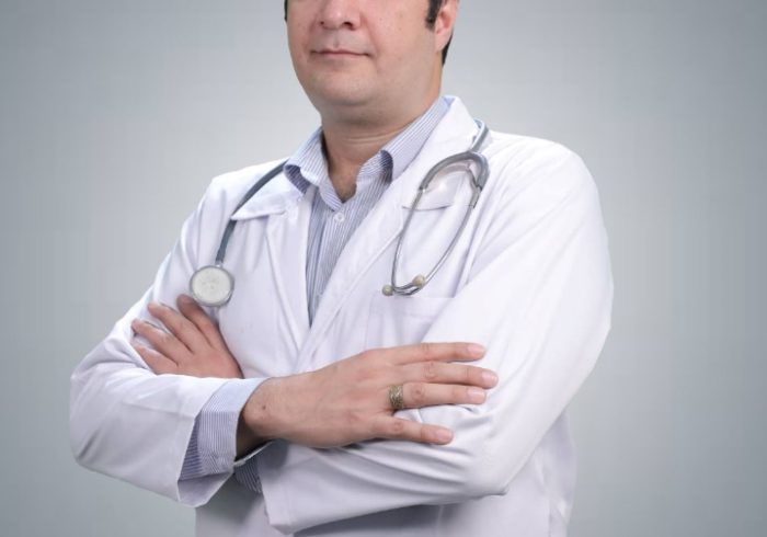 دکتر نریمان مهرنیا؛ ترکیب نوآوری علمی و آموزش تخصصی در جراحی ایران