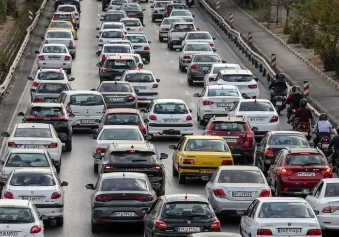 آخرین وضعیت ترافیکی و جوی جاده‌های کشور / ترافیک سنگین در محورهای ورودی تهران گزارش شد