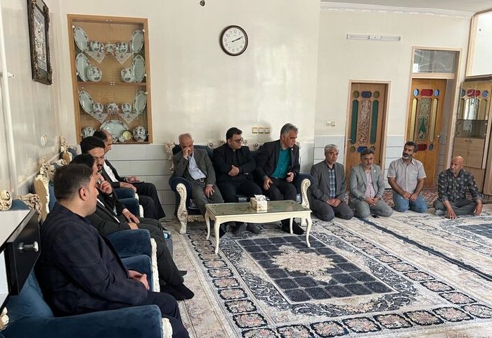 ابلاغ پیام قالیباف به خانواده پرستار شهیده