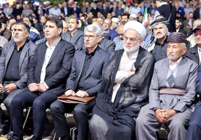 استمرار تجمع شبانه سنندجی‌ها در حمایت از وطن