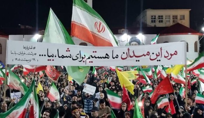 اقتداری ستودنی در تجمع شبانه مردم ولایی گرمسار