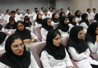 امتحانات پایان ترم این دسته از دانشجویان حضوری برگزار می‌شود