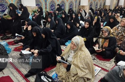 برگزاری دعای غرفه در بیرجند