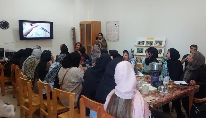 برگزاری ۴۸ کارگاه آموزشی برای اعضای ناشنوای کتابخانه‌های کرمانشاه