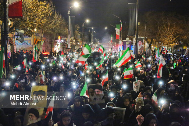 تداوم حضور باشکوه وعزتمندانه زنجانی‌ها در دفاع از وطن