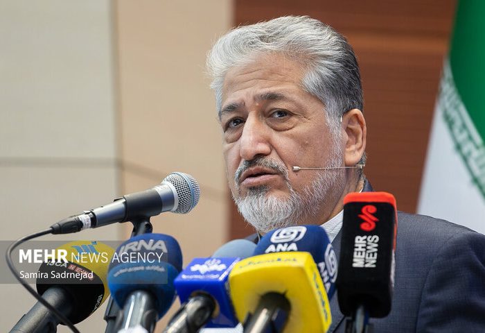 تعدیل نیرو در دستور کار دانشگاه آزاد نیست