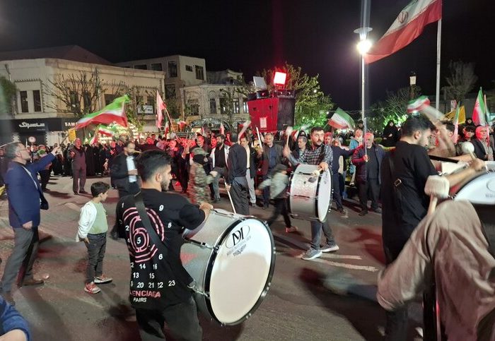 دسته‌های حسینی تبریز همچنان پای کار انقلاب ایستاده‌اند