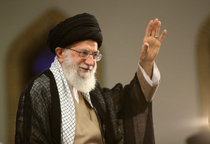 دعوت علمای عراق از حجاج خانه خدا برای انجام حج به نیت رهبر شهید