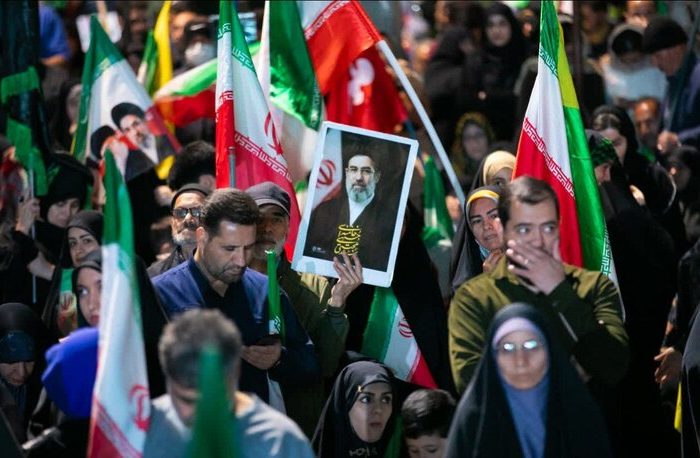 روضه خوانی حاج مهدی سلحشور در جمع مردم شاهرود
