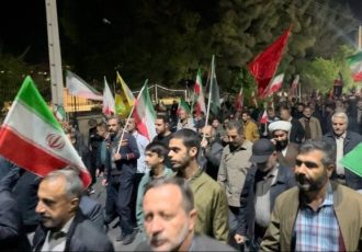 طنین همخوانی سرودهای حماسی در اجتماع باشکوه «نحن منتقمون» کرمانشاه