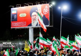 عزاداری جوانان قمی در سوگ رهبر شهید
