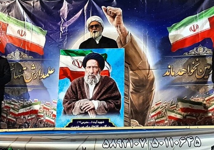 عزت و اقتدار ایران اسلامی ثمره تمسک به ولایت و حفظ وحدت ملی است