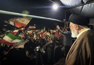 علم الهدی: ادامه مقاومت مردمی تا پایان جنگ ضروری است