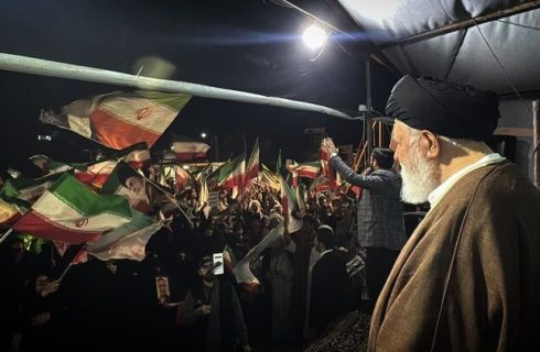 علم الهدی: ادامه مقاومت مردمی تا پایان جنگ ضروری است