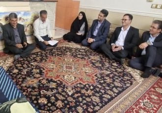 فرماندارتنگستان: مشکلات خانواده‌های تحت حمایت کمیته امداد رفع شود