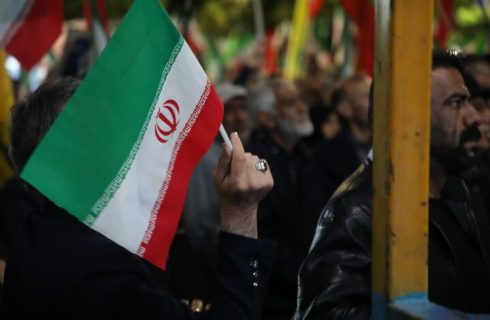 مردم ارومیه همچنان تمام قد پای انقلاب و رهبری ایستاده اند مردم ارومیه همچنان تمام قد پای انقلاب و رهبری ایستاده اند
