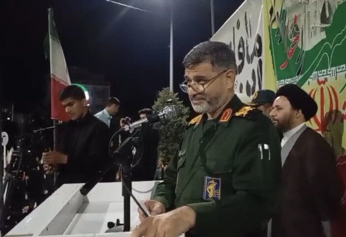 ملت ایران با بصیرت در برابر زورگویان ایستاده است