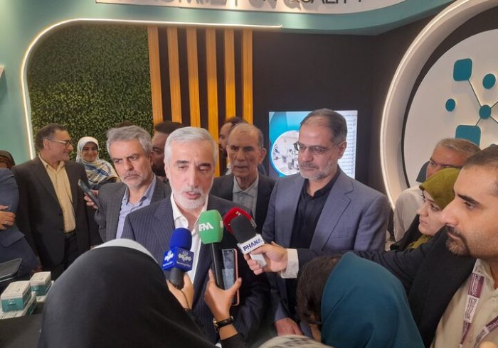 پیرصالحی: قیمت برخی داروها اصلاح می‌شود 