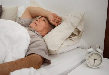  پیگیری مداوم اخبار قبل از خواب بی‌خوابی را تشدید می‌کند