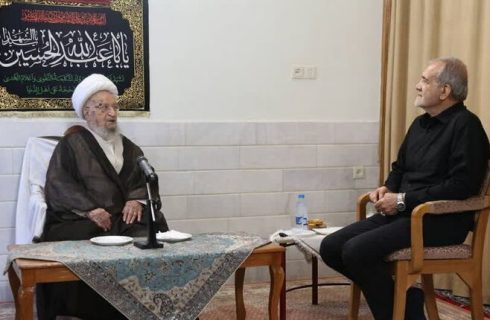 آیت الله مکام شیرازی:حفظ جایگاه رهبری و اقتدار دربرابر دشمن ضروری است