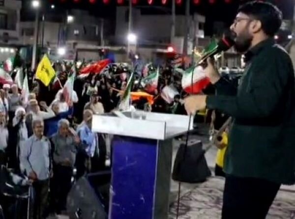 تجمع مردمی در بندر دیر در دفاع از انقلاب و رهبری