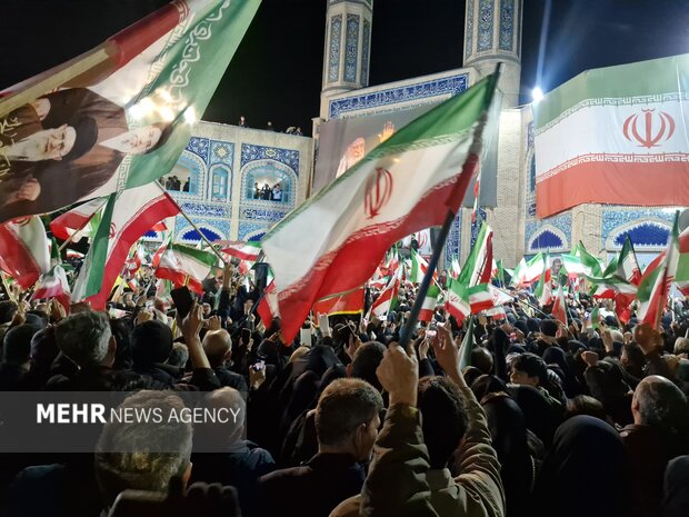 سربازان وطن در خیابان‌های همدان برای عزت ایران