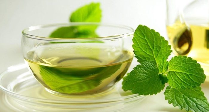 طب سنتی؛ مصرف به‌موقع عرق نعناع و تأثیر آن بر سلامت دستگاه گوارش