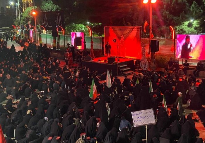 فریاد مردم کرمان: «رهبرمان هر چی بگه همونه»