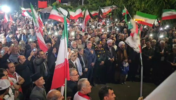 مردم خوی پای انقلاب و رهبری ایستاده‌اند