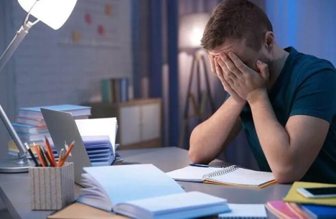 چرا شب‌های امتحان در سکوت رنج می‌کشیم؛ پشت نقاب من خوبم/ اینفوگرافیک
