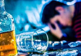 چگونه ترس و اضطراب می‌توانند زمینه‌ساز اعتیاد شوند؟
