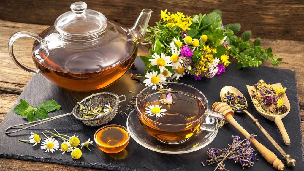۷ دمنوش گیاهی مؤثر در طب سنتی برای آرامش اعصاب و بهبود خواب
