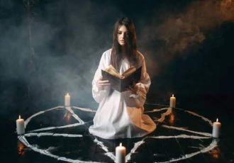 آیینها منبع پنهان سلامتی و تابآوری شما هستند! آیینها منبع پنهان سلامتی و تابآوری شما هستند!