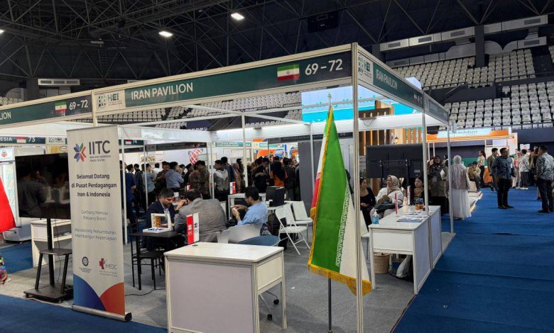 بازدید وزیر دارایی جمهوری اندونزی از پاویون جمهوری اسلامی ایران در نمایشگاه حلال اندونزی