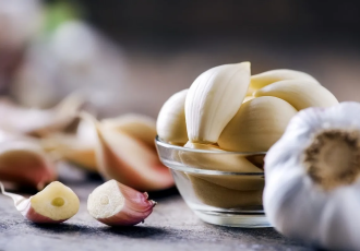 خواص سیر برای بدن؛ سیر چه فوایدی دارد و چه کسانی نباید مصرف کنند؟