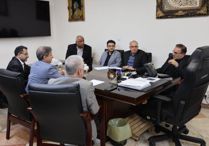 نشست راهبردی نظام پزشکی و سازمان غذا و دارو؛ تدوین برنامه عملیاتی برای رفع چالش‌های مالیاتی و بیمه‌ای داروسازان