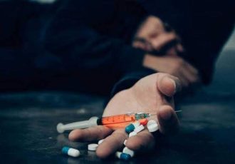 بررسی علمی باورهای غلط پیرامون اعتیاد از دریچه روانشناسی