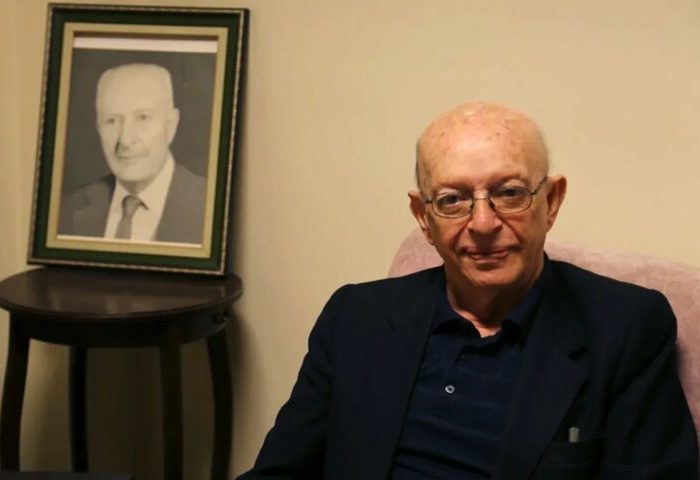 تجلیل از خدمات ماندگار هرمز شمس
