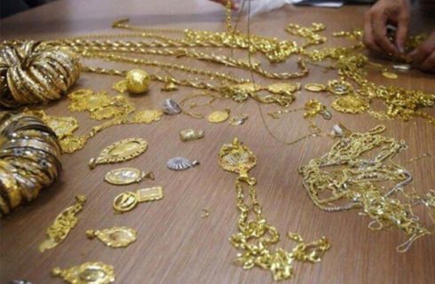 تحویل ۱.۵ کیلوگرم طلا توسط کارکنان اورژانس به صاحبانش