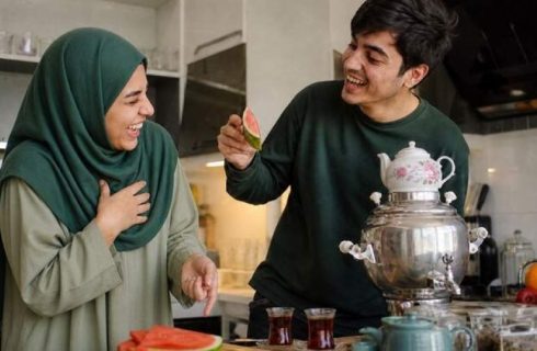 خطاهای رایج در تشخیص «شوخی» با «تمسخر»/ تاثیر شوخی بر شخصیت کودکان
