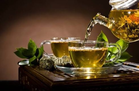 ۵ دمنوش محبوب در طب سنتی که خیلی‌ها برای آرامش و گوارش سراغشان می‌روند