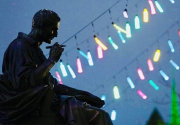 افراد اخلاق‌مدار شادتر از دیگران‌اند یا غمگین‌تر؟