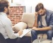 این جمله‌ها را به فرد مضطرب نگویید؛ حالش را بدتر می‌کند