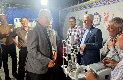 بازدید شهردار تهران و رئیس کمیسیون بهداشت مجلس از فعالیت پزشکان جهادی در میدان ونک