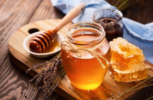 عسل برای رفلاکس معده مفید است یا علائم را تشدید می‌کند؟