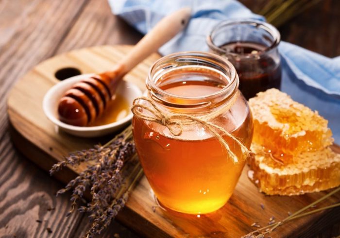 عسل برای رفلاکس معده مفید است یا علائم را تشدید می‌کند؟